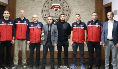 Şampiyonlardan ziyaret