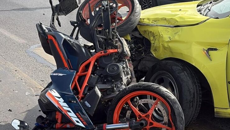 Taksi ile motosiklet çarpıştı