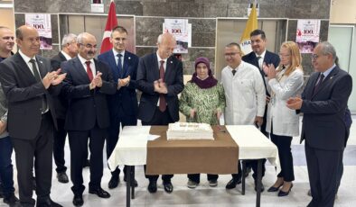 100. kemik iliği nakline pastalı kutlama