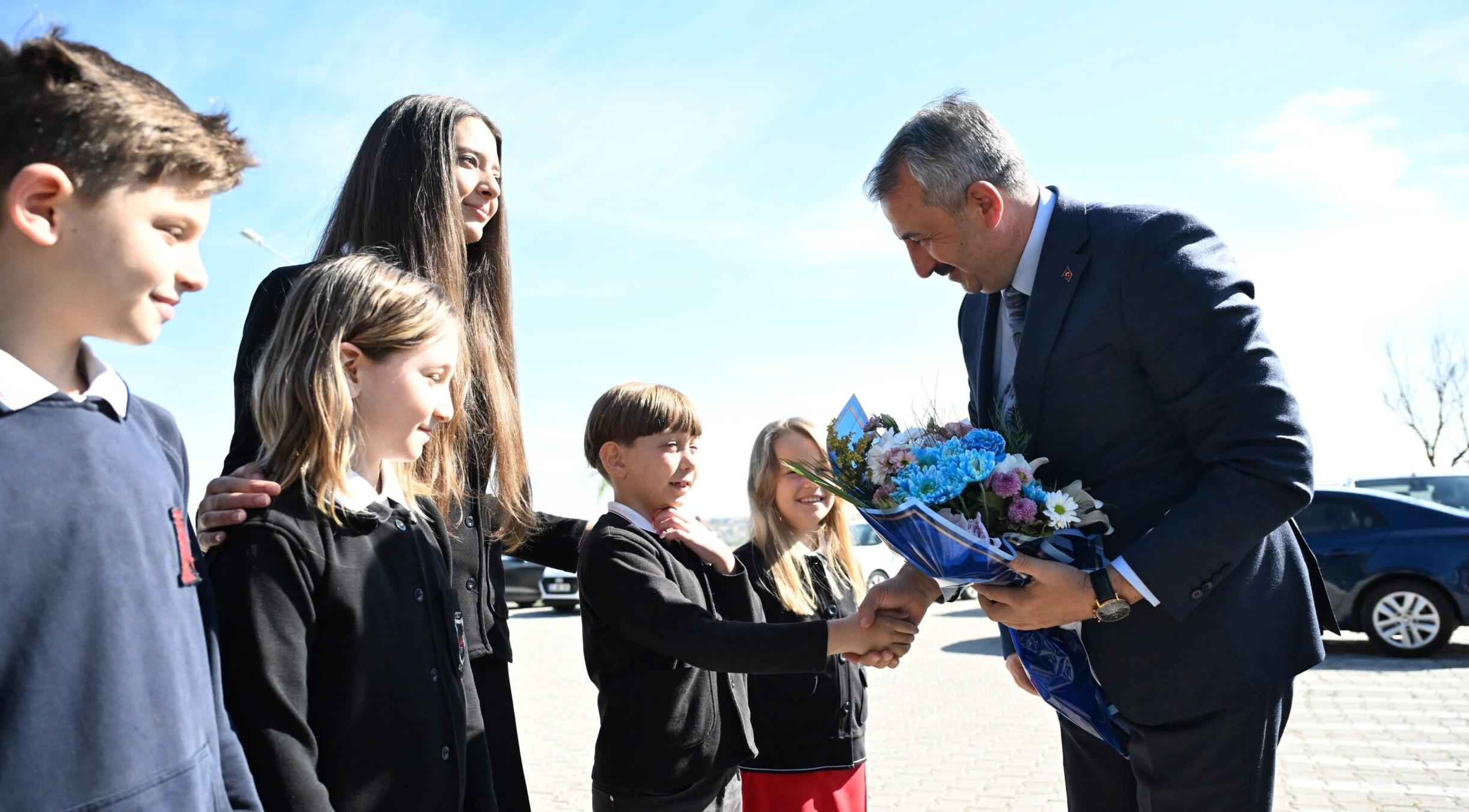 Vali Sezer’den TED Koleji’ne övgü